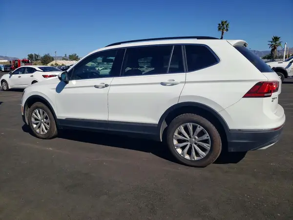 3VV3B7AX6JM059372 2017 VOLKSWAGEN TIGUAN - Image 2