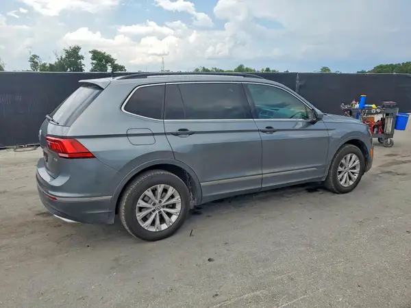 3VV3B7AX6JM071540 2018 VOLKSWAGEN TIGUAN - Image 2
