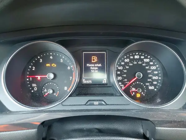 3VV3B7AX6JM071540 2018 VOLKSWAGEN TIGUAN - Image 8