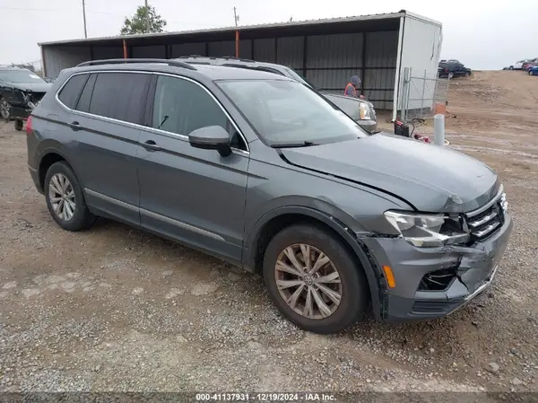 3VV3B7AX6JM077600 2018 VOLKSWAGEN TIGUAN - Image 1