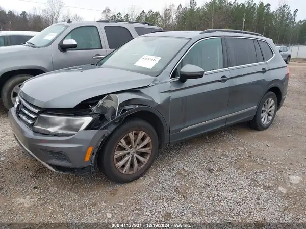 3VV3B7AX6JM077600 2018 VOLKSWAGEN TIGUAN - Image 2