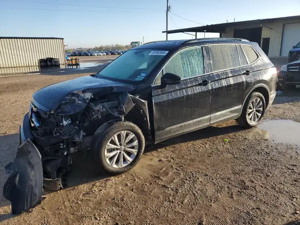 3VV3B7AX6JM079623 2018 VOLKSWAGEN TIGUAN - Image 1
