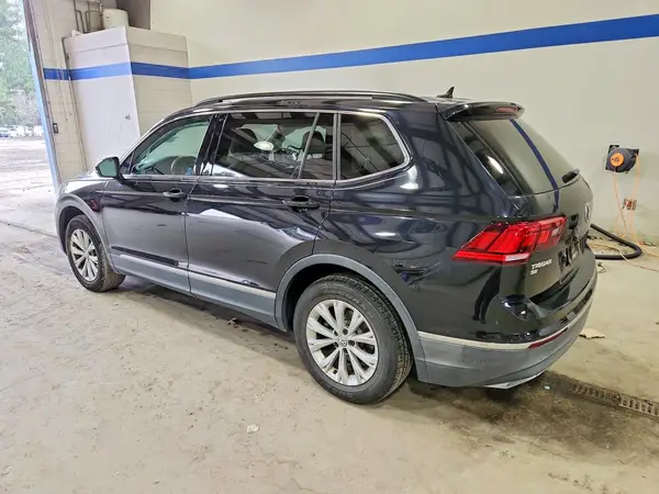 3VV3B7AX6JM096910 2018 VOLKSWAGEN TIGUAN - Image 2