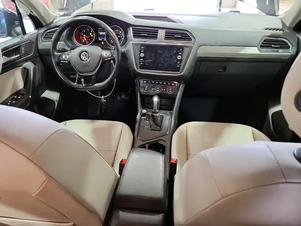 3VV3B7AX6JM096910 2018 VOLKSWAGEN TIGUAN - Image 8