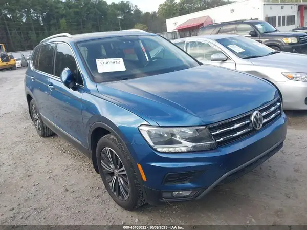 3VV3B7AX6JM117111 2018 VOLKSWAGEN TIGUAN - Image 1