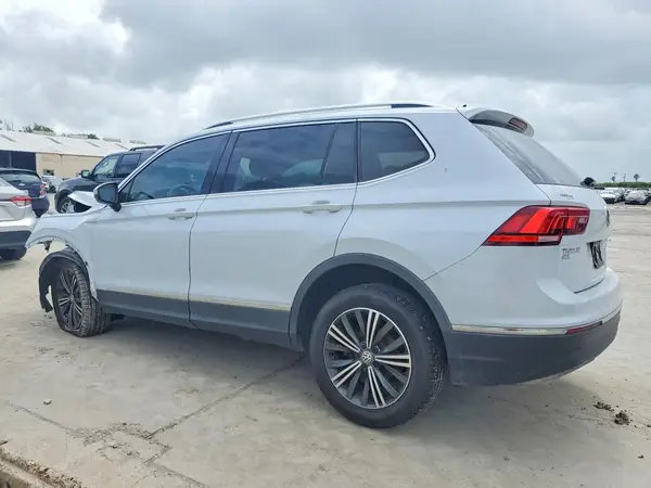 3VV3B7AX6JM124818 2018 VOLKSWAGEN TIGUAN - Image 2