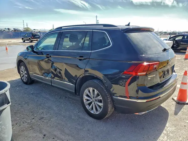 3VV3B7AX6JM137312 2018 VOLKSWAGEN TIGUAN - Image 2