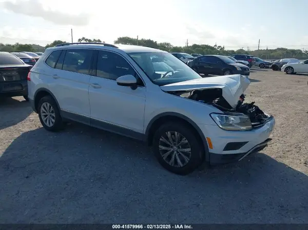 3VV3B7AX6JM151954 2018 VOLKSWAGEN TIGUAN - Image 1