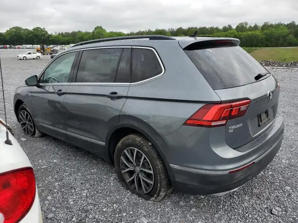 3VV3B7AX6JM202210 2018 VOLKSWAGEN TIGUAN - Image 2