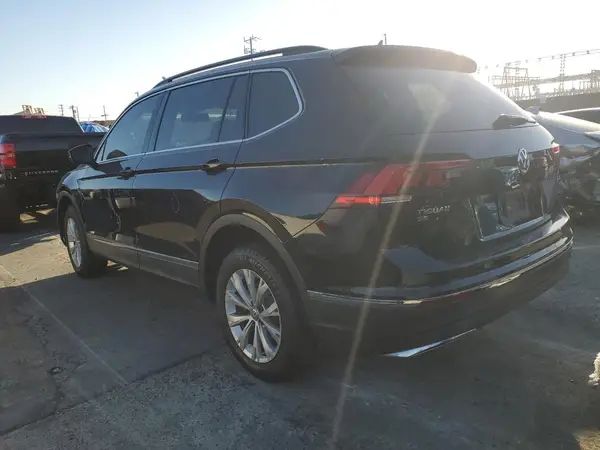 3VV3B7AX6JM209853 2018 VOLKSWAGEN TIGUAN - Image 2