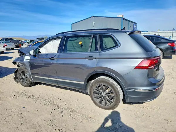 3VV3B7AX6JM210064 2018 VOLKSWAGEN TIGUAN - Image 2