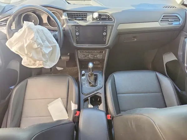 3VV3B7AX6JM210064 2018 VOLKSWAGEN TIGUAN - Image 8