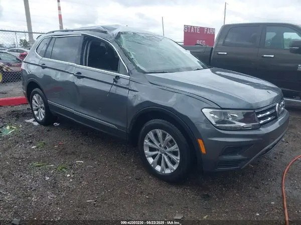 3VV3B7AX6JM213577 2018 VOLKSWAGEN TIGUAN - Image 1