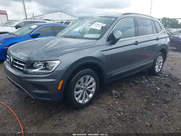 3VV3B7AX6JM213577 2018 VOLKSWAGEN TIGUAN - Image 2