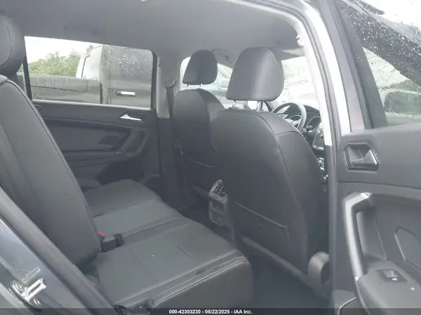 3VV3B7AX6JM213577 2018 VOLKSWAGEN TIGUAN - Image 8