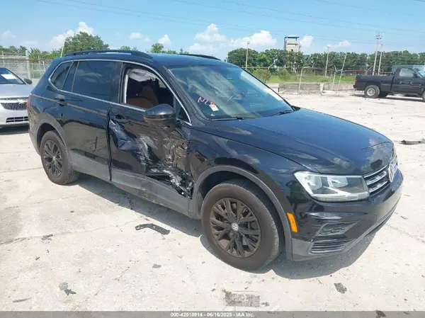 3VV3B7AX6KM098772 2019 VOLKSWAGEN TIGUAN - Image 1