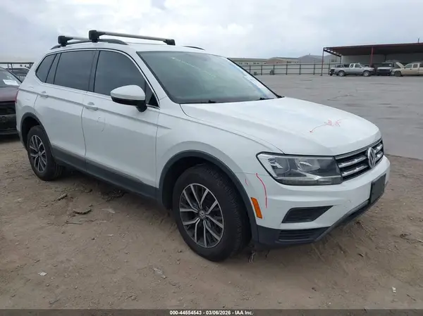 3VV3B7AX6LM045751 2020 VOLKSWAGEN TIGUAN - Image 1