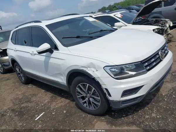 3VV3B7AX6LM054238 2020 VOLKSWAGEN TIGUAN - Image 1