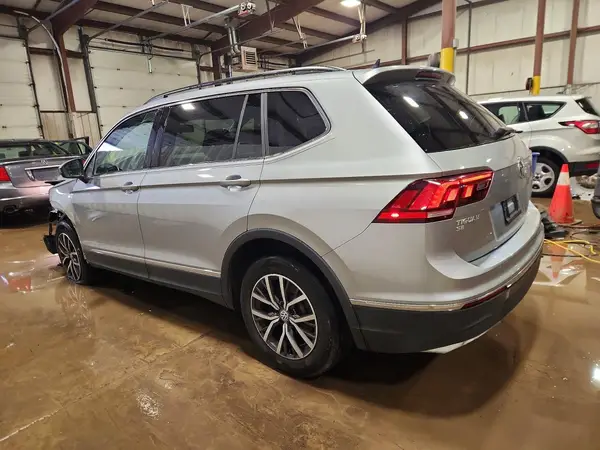 3VV3B7AX6LM061660 2020 VOLKSWAGEN TIGUAN - Image 2