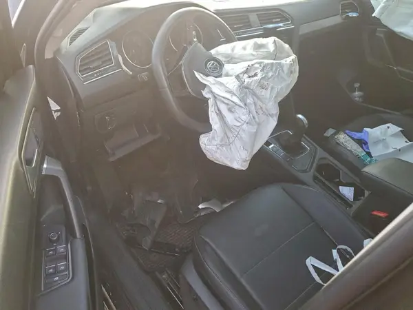 3VV3B7AX6LM082301 2020 VOLKSWAGEN TIGUAN - Image 8