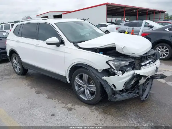 3VV3B7AX6LM128547 2020 VOLKSWAGEN TIGUAN - Image 1