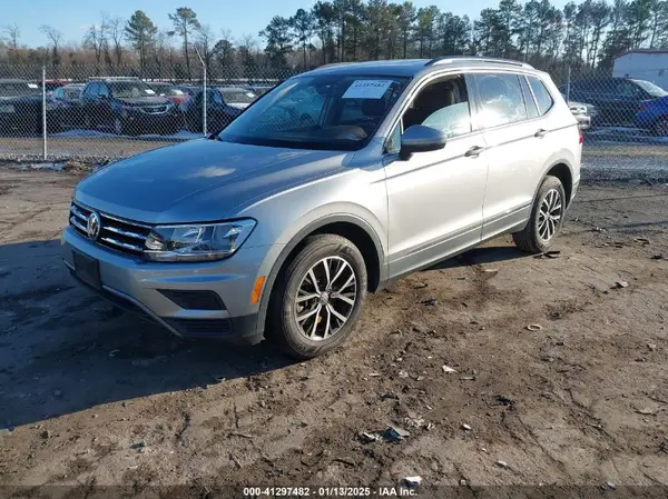 3VV3B7AX6LM142075 2020 VOLKSWAGEN TIGUAN - Image 2