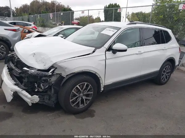 3VV3B7AX6LM182754 2020 VOLKSWAGEN TIGUAN - Image 2
