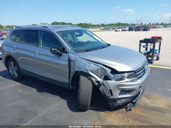 3VV3B7AX6MM035657 2021 VOLKSWAGEN TIGUAN - Image 1