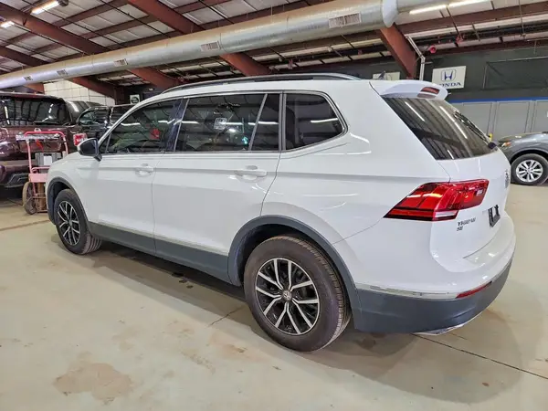3VV3B7AX6MM066102 2021 VOLKSWAGEN TIGUAN - Image 2