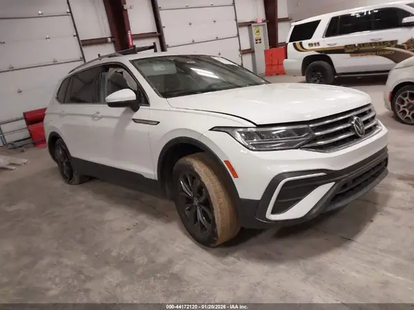 3VV3B7AX6NM008668 2022 VOLKSWAGEN TIGUAN - Image 1