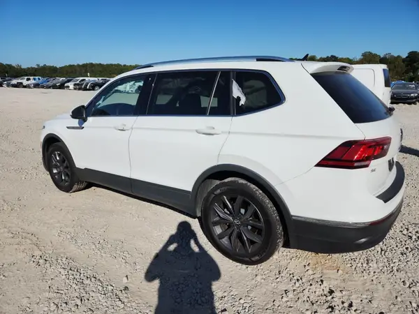 3VV3B7AX6NM114652 2022 VOLKSWAGEN TIGUAN - Image 2