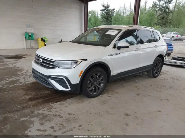 3VV3B7AX6PM114654 2023 VOLKSWAGEN TIGUAN - Image 2