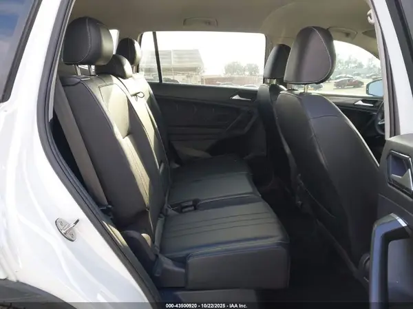 2024 VOLKSWAGEN TIGUAN auction photo 8