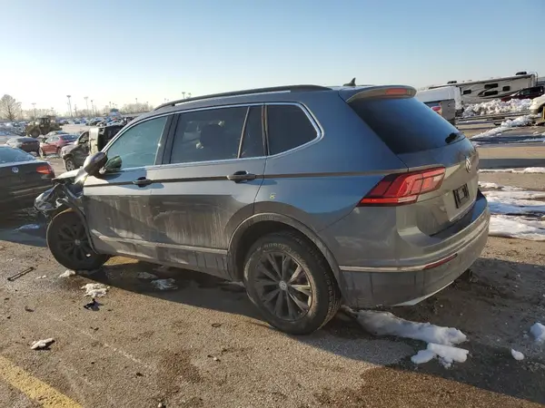 3VV3B7AX7JM000931 2018 VOLKSWAGEN TIGUAN - Image 2