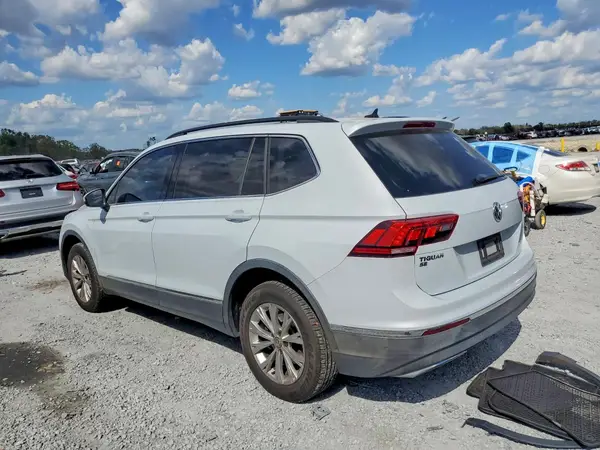 3VV3B7AX7JM006325 2018 VOLKSWAGEN TIGUAN - Image 2