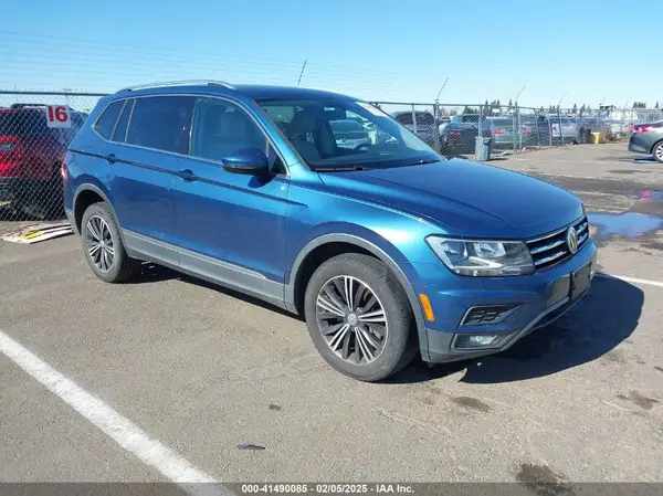 3VV3B7AX7JM008561 2018 VOLKSWAGEN TIGUAN - Image 1