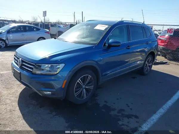 3VV3B7AX7JM008561 2018 VOLKSWAGEN TIGUAN - Image 2