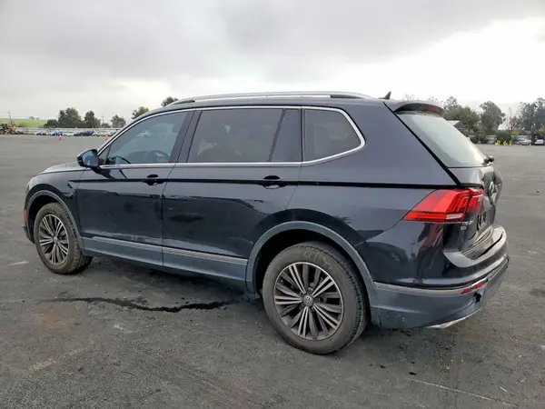 3VV3B7AX7JM033766 2018 VOLKSWAGEN TIGUAN - Image 2