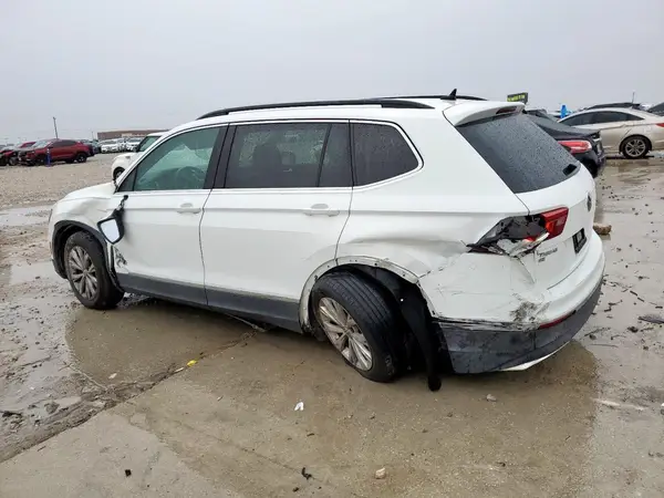 3VV3B7AX7JM061373 2018 VOLKSWAGEN TIGUAN - Image 2