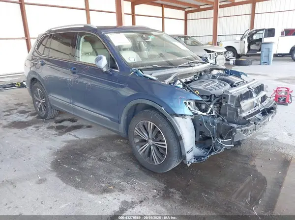 3VV3B7AX7JM069165 2018 VOLKSWAGEN TIGUAN - Image 1