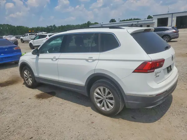 3VV3B7AX7JM073958 2018 VOLKSWAGEN TIGUAN - Image 2