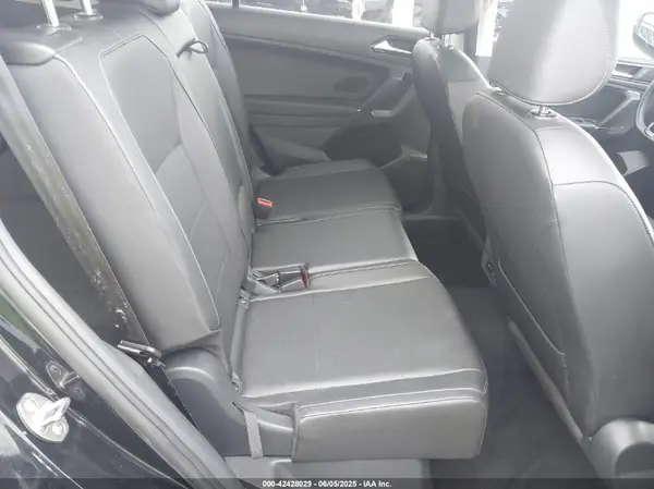 3VV3B7AX7JM076018 2018 VOLKSWAGEN TIGUAN - Image 8