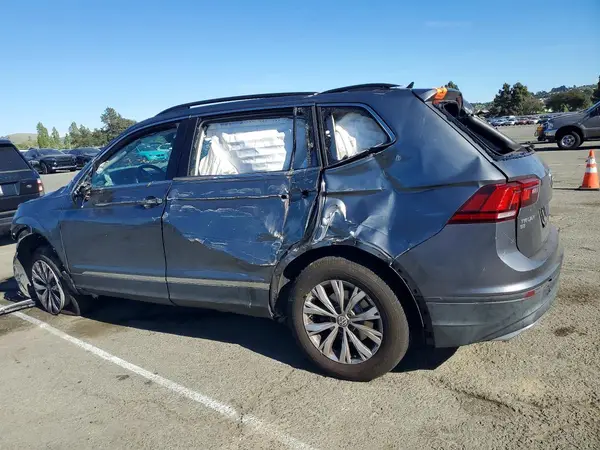 3VV3B7AX7JM080053 2018 VOLKSWAGEN TIGUAN - Image 2
