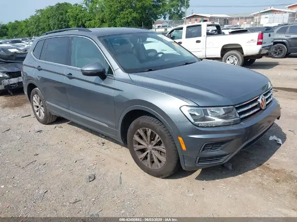 3VV3B7AX7JM092168 2018 VOLKSWAGEN TIGUAN - Image 1