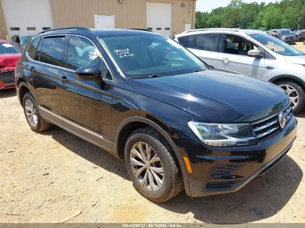 3VV3B7AX7JM106618 2018 VOLKSWAGEN TIGUAN - Image 1