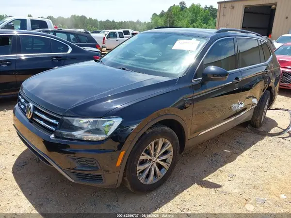 3VV3B7AX7JM106618 2018 VOLKSWAGEN TIGUAN - Image 2
