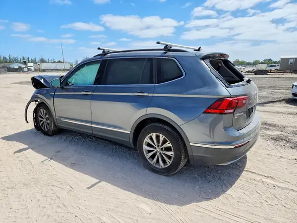 3VV3B7AX7JM108465 2018 VOLKSWAGEN TIGUAN - Image 2