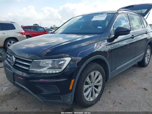 3VV3B7AX7JM119238 2018 VOLKSWAGEN TIGUAN - Image 2