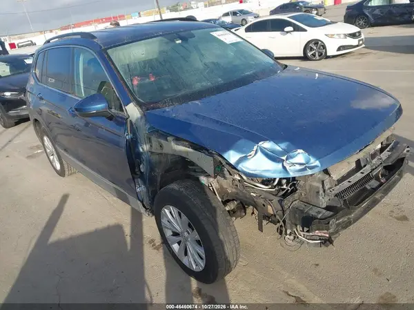 3VV3B7AX7JM133267 2018 VOLKSWAGEN TIGUAN - Image 1