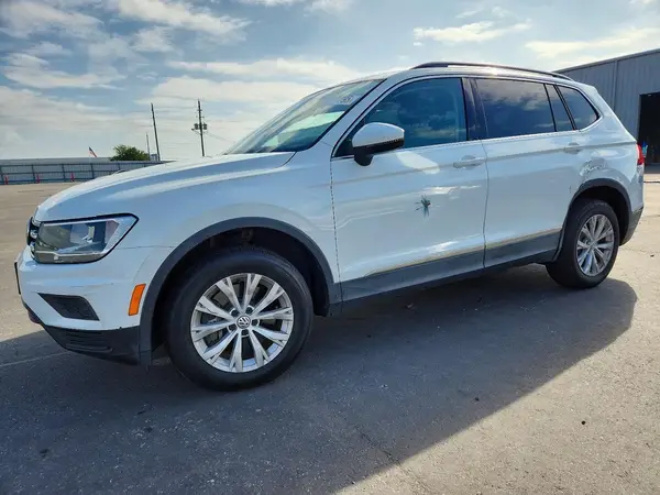 3VV3B7AX7JM133849 2018 VOLKSWAGEN TIGUAN - Image 1